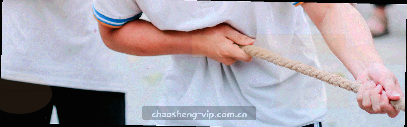 横向光轨与刻度节点构成的时间轴抽象图，琥珀金节点沿轴分布
